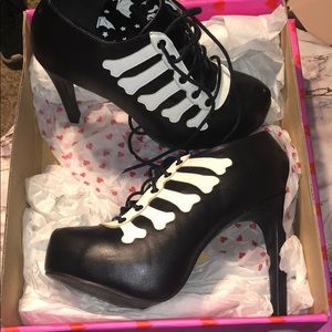 Iron Fist WishBone Platform Heels USA Size 8